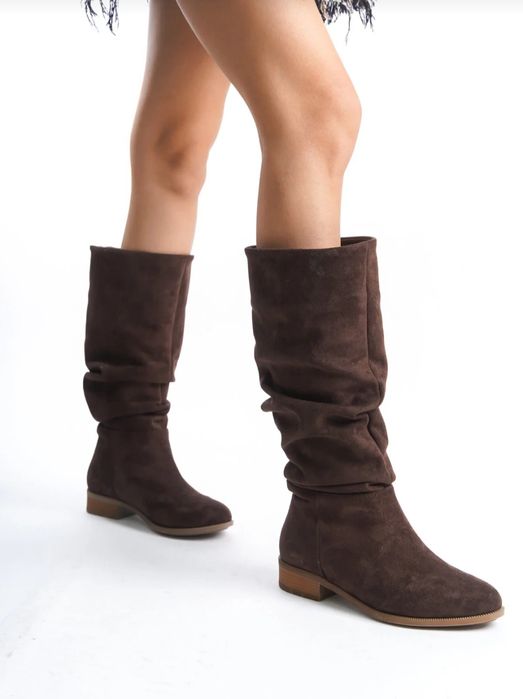 Кафяви велурени ботуши