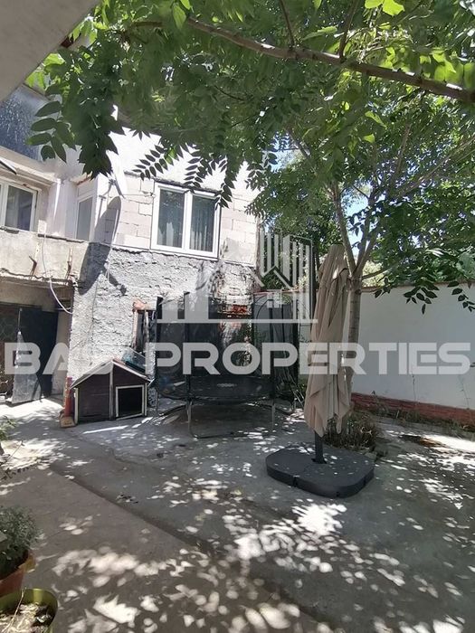 Продава се Къща в София, Център - 174 кв.м за 1265 €/кв.м - Снимка #1