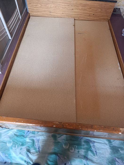 Кровать двуспальная пружиновая