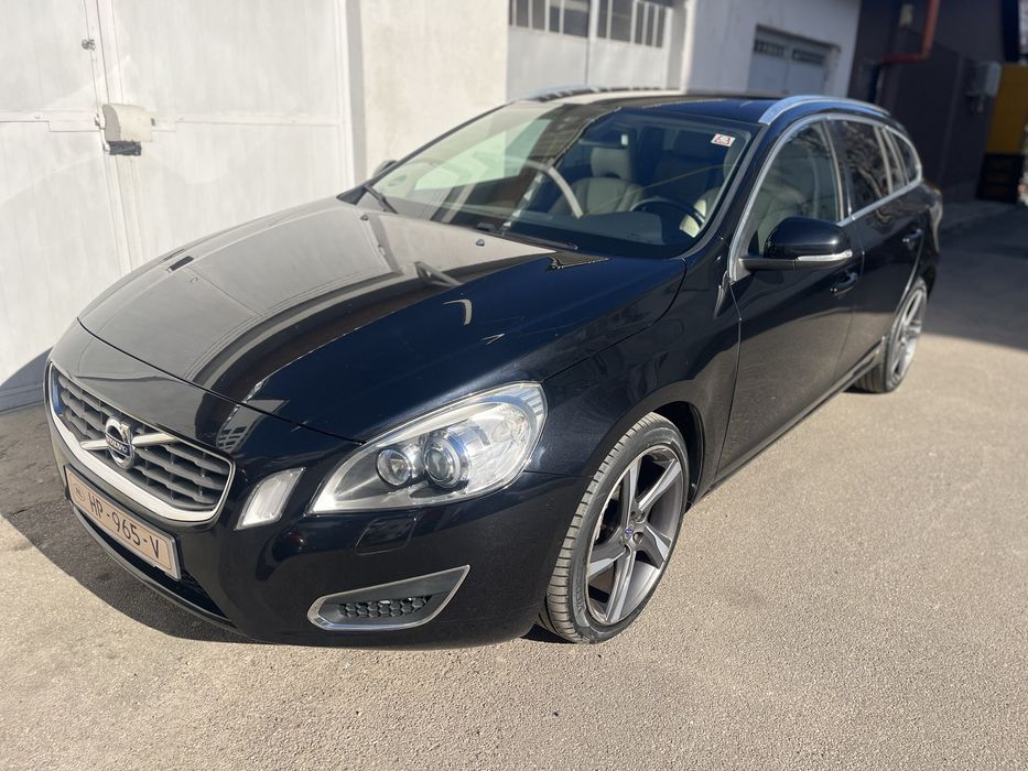 Volvo v60 R design  2.0tdi 5 cilindri Made in sweden