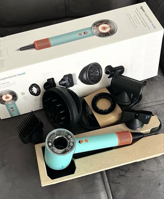 dyson supersonic nural 5 accesorii sigilat
