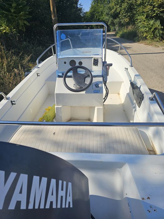 Лодка Open 485  с двигател Yamaha 75к.с.