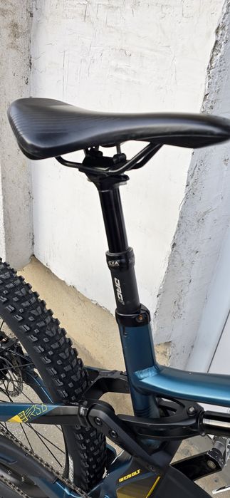 Bicicleta electrică full suspension