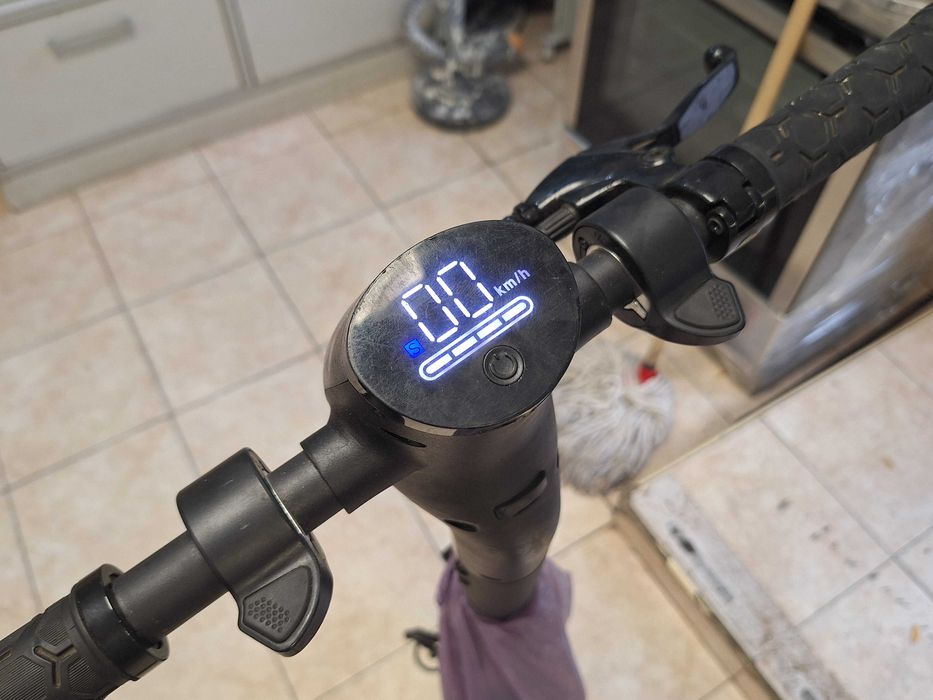 Електрическа тротинетка mega motion me5 e-scooter
