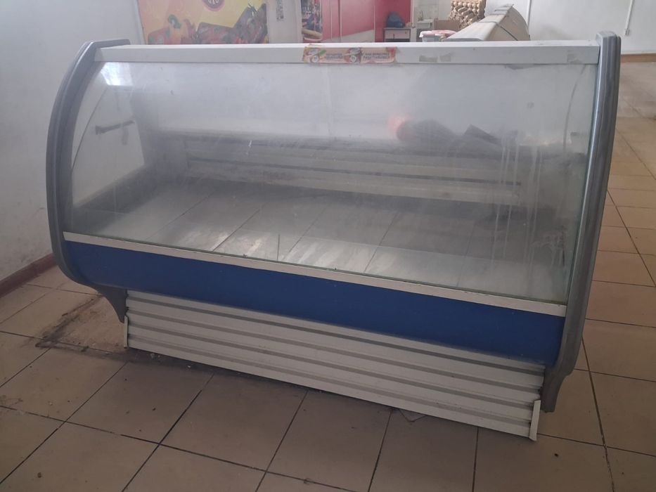 Витринный Холодильник