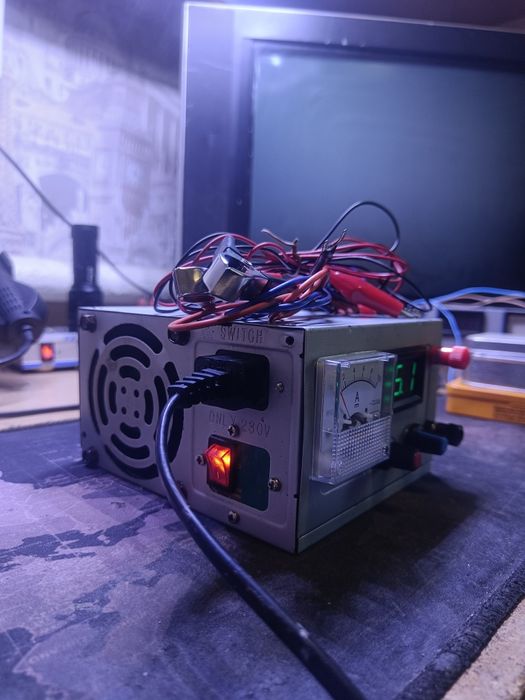 Продам блок питания ,зарядное устройство