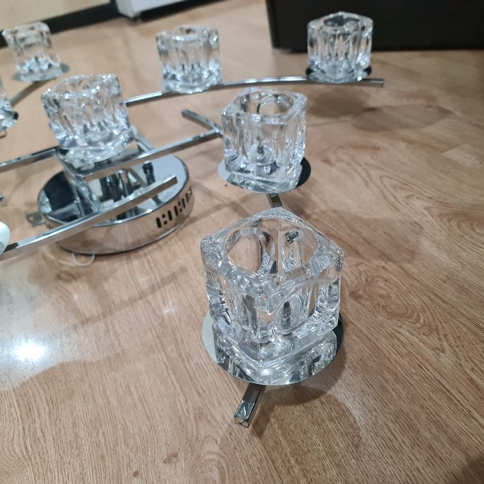 Продам красивую люстру