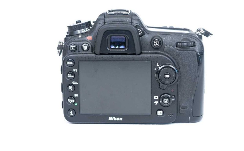 Nikon D7100 - BODY - DSLR - 103.000 de cadre