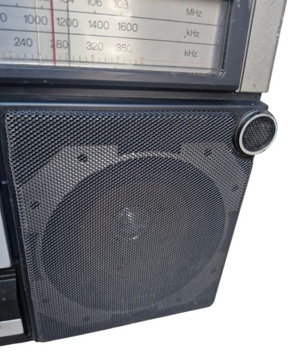 Радиокасетофон NEC RM-1010RE