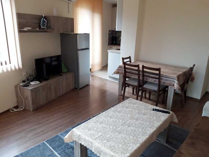 Дава се под наем Двустаен апартамент в Бургас, Сарафово - 70 кв.м за 255 € - Снимка #2