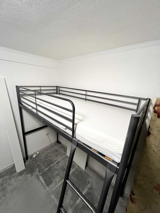 Легло от IKEA Svarta (Дървени ламени е ПОДАРЪК!!)