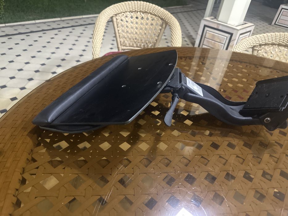 Kompyuter stolga o’natiladigan k va sichqoncha paneli uchun