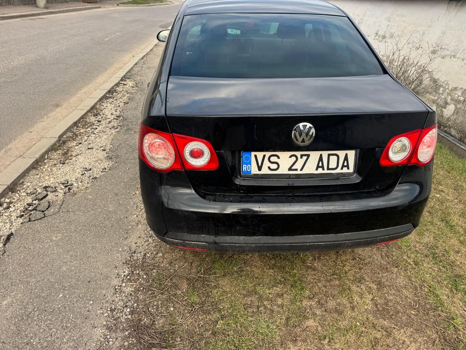 De vinzare vw jetta 2.0