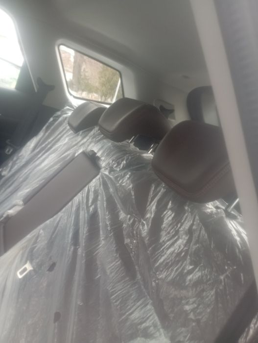 Moshina yangi ayol kishi mingan benzinda yurgan 95 da toza 25000.$