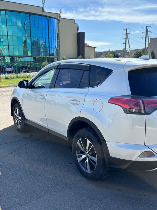 Продам Toyota Rav4 2017 года