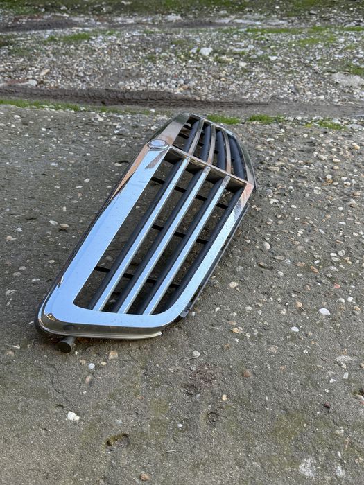 Vand grila mercedes w204