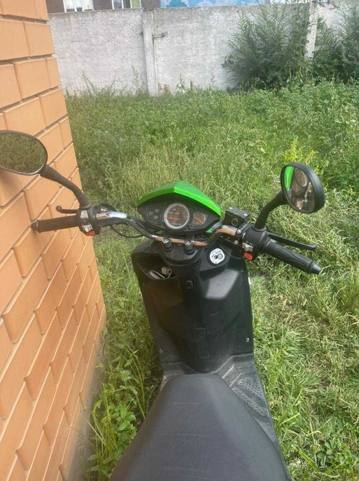 Продам Скутер 150 Кубов 4 ТАКТ