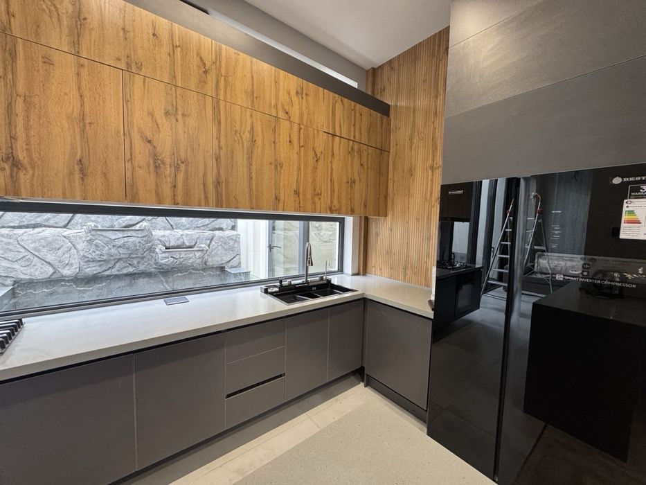 Продам ЕвроДом Центр Луначарского 2 сотки ЛИФТ