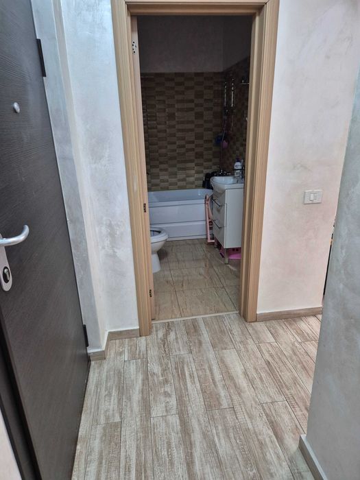 Vand garsoniera cu loc de parcare