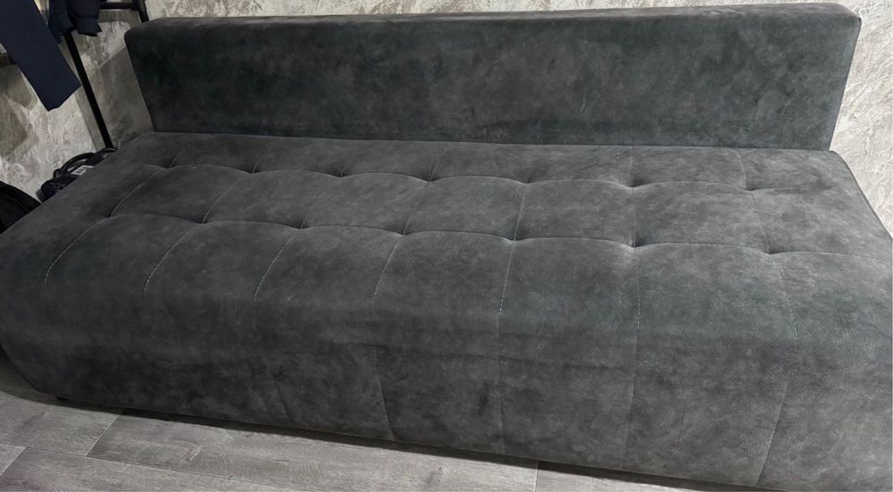 Продам диван в цвете графит