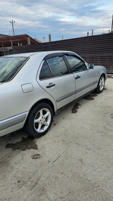 Мерседес Е230 (w210)