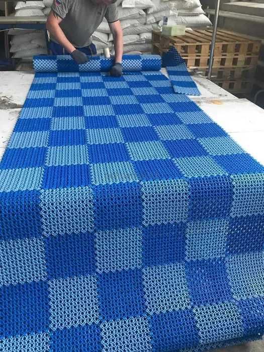 покрытие  для бассейна. противоскользящий коврик