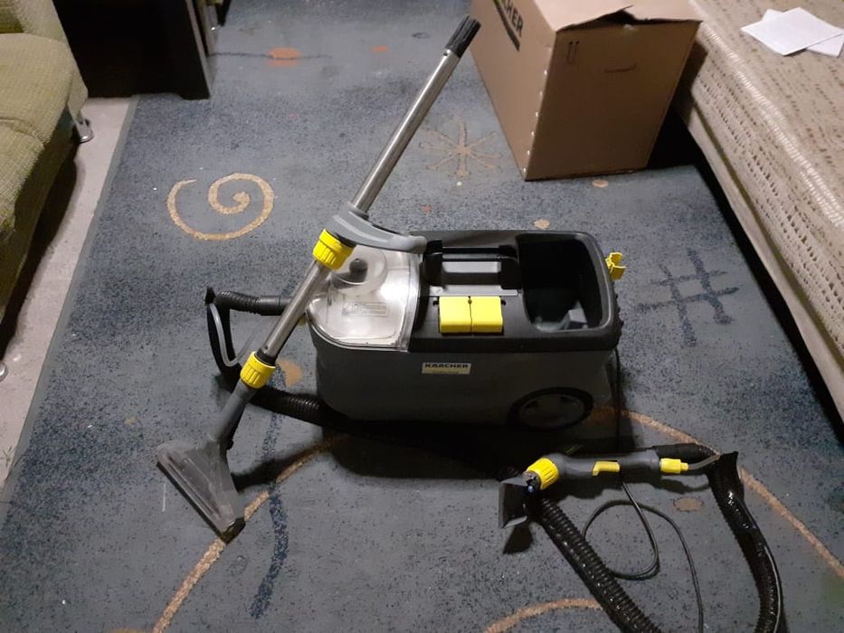 Продам профессиональное моющий пылесос KARCHER PUZZI  10/1