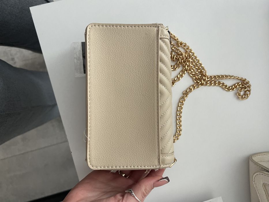 Продавам дамска чанта НОВА