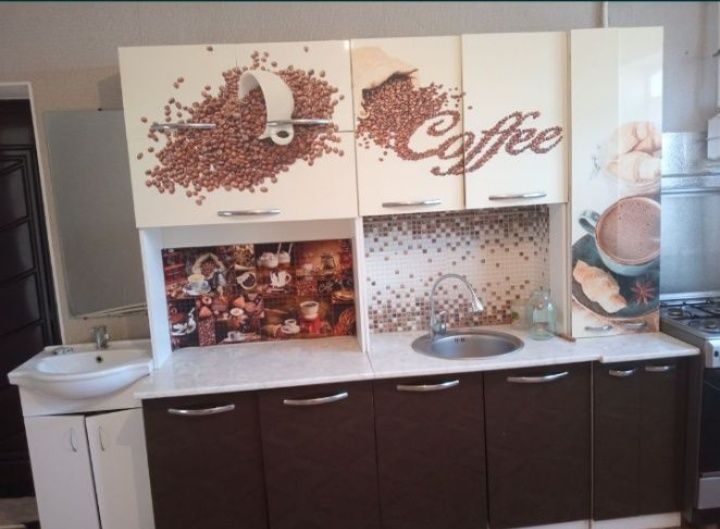 Кухонный гарнитур Продам.