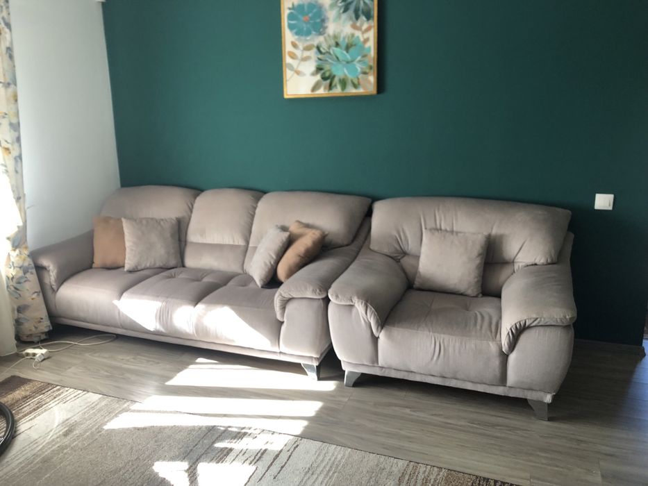 Canapea si fotoliu neextensibile.