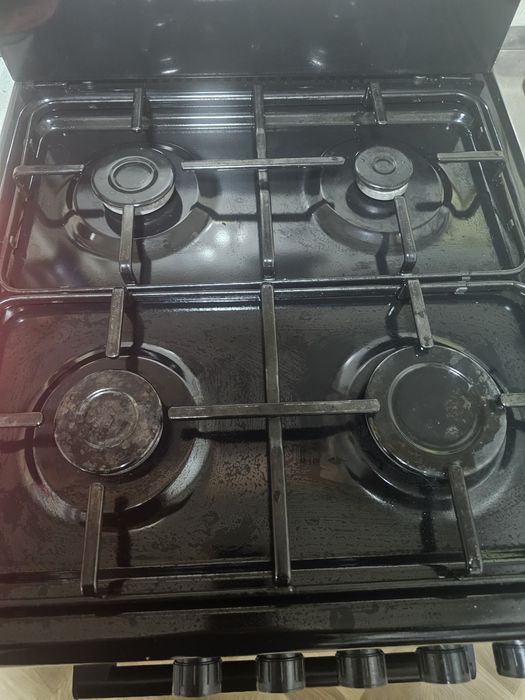 Продам газовую плиту