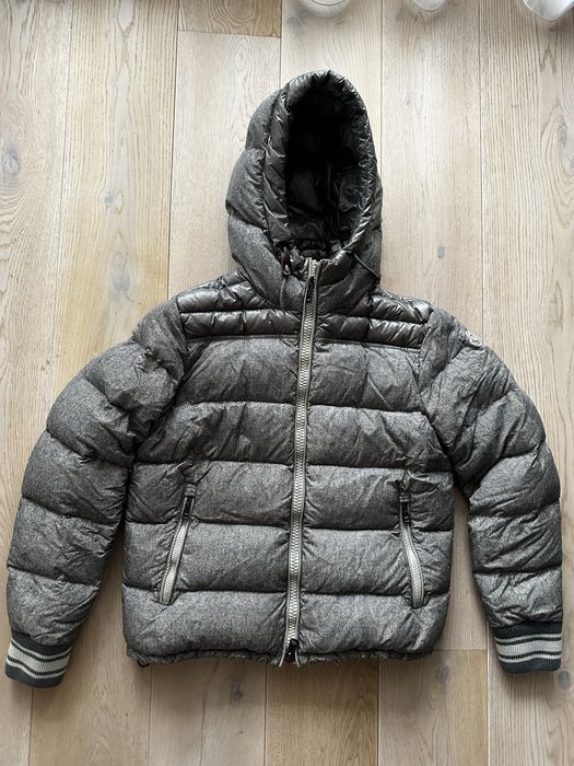 Зимно много топло яке оригинално на Moncler