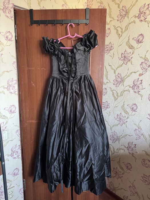 Платья той выпускной