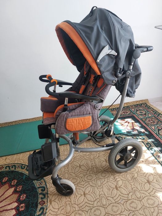 Коляска детская инвалидная