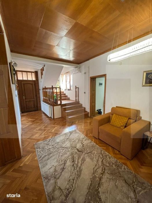 Casa moderna, cu sauna, 7 camere, pompa de caldura si panouri fotovolt