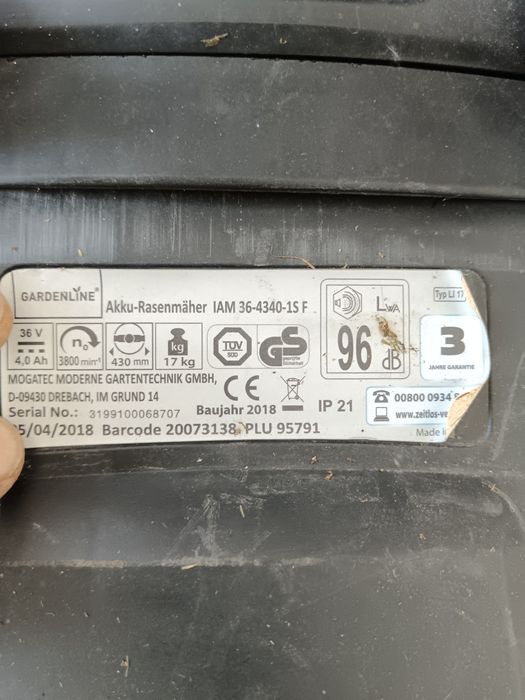 Mașina de tuns iarba pe acumulator
