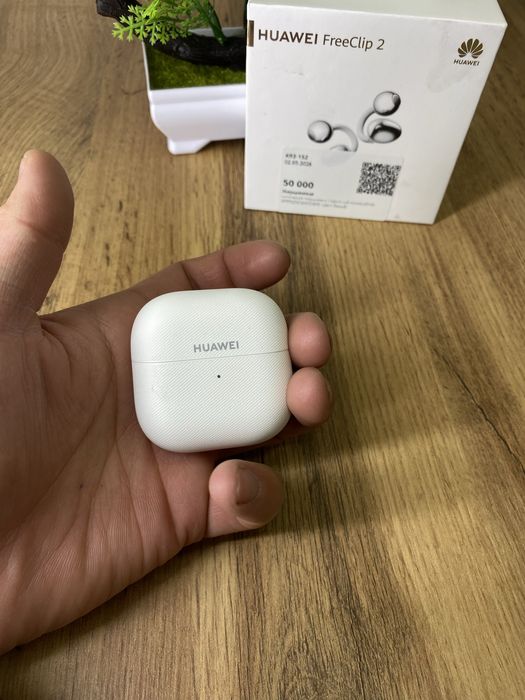 Продам наушники Huawei