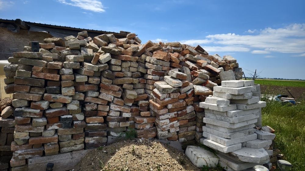 Cărămidă pentru casa sau  coteț