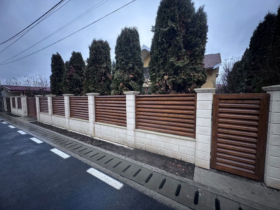 Porţi și Panouri Gard Tip-Jaluzea sau Vertical cu sau fără montaj.