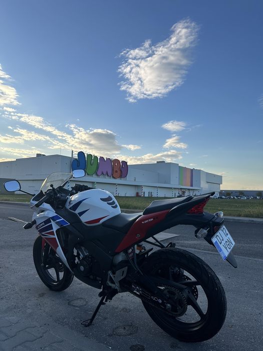 Vând Honda CBR 125R – An 2016 / A1(16 ani)