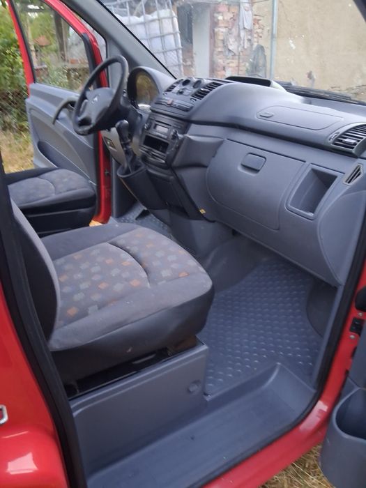 Mercedes benz VITO 109