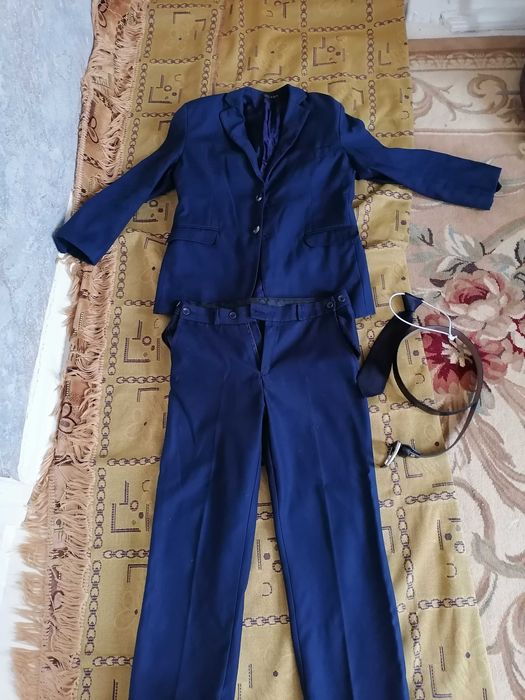 Костюм школьный на 8-10 лет синий