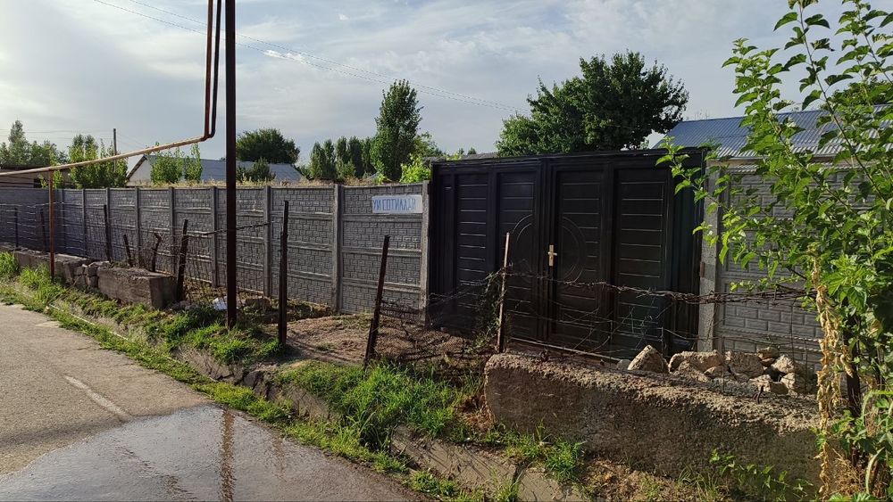 Uy sotiladi.. Uchastka