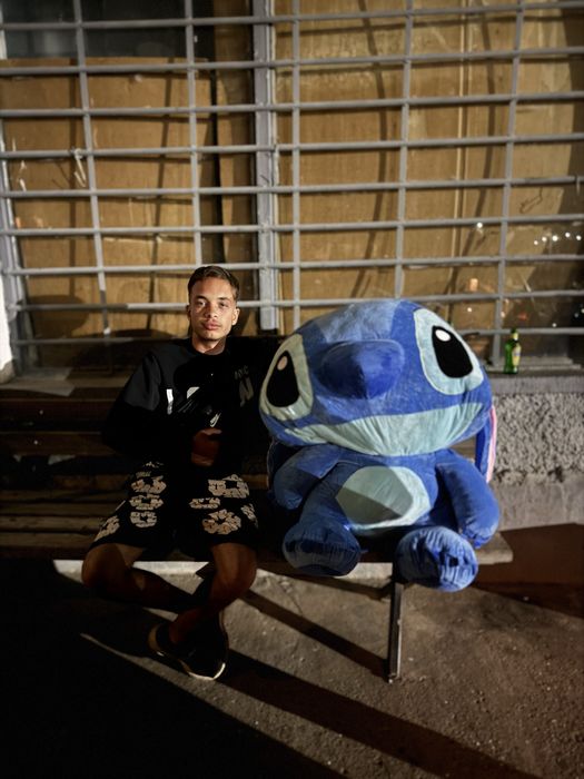 Продава се плюшена играчка стич огромна