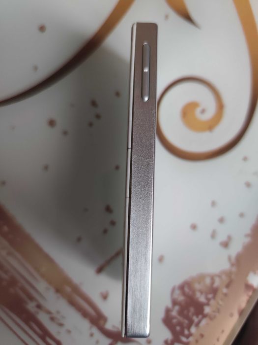 Продавам Нокиа 515