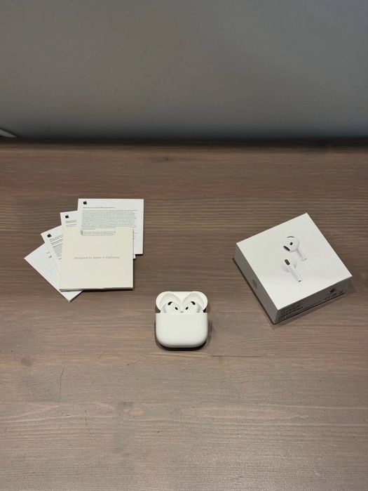 Airpods gen 4 (căști wireless Apple)