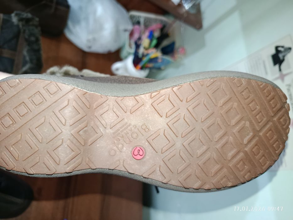 Женские кожанные полусапожки новые .Канада