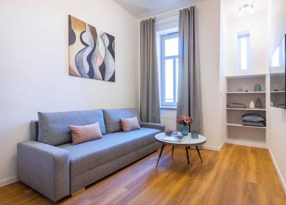 Дава се под наем Двустаен апартамент в Пловдив, Остромила - 69 кв.м за 321.3 € - Снимка #1