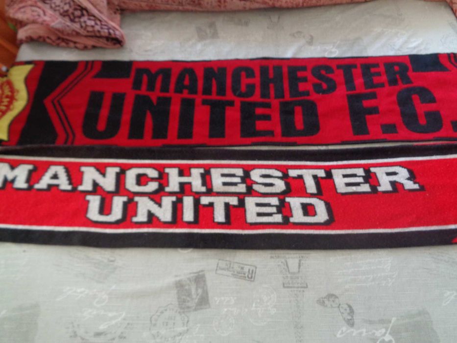 Продавам 2 Колекционерски Фенски Шалове Манчестър Юнайтед (Manchester United F.C.)