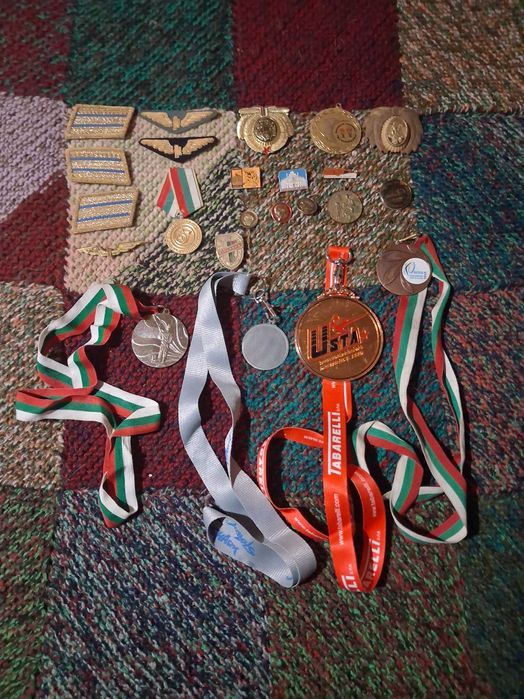 Стари значки и медали